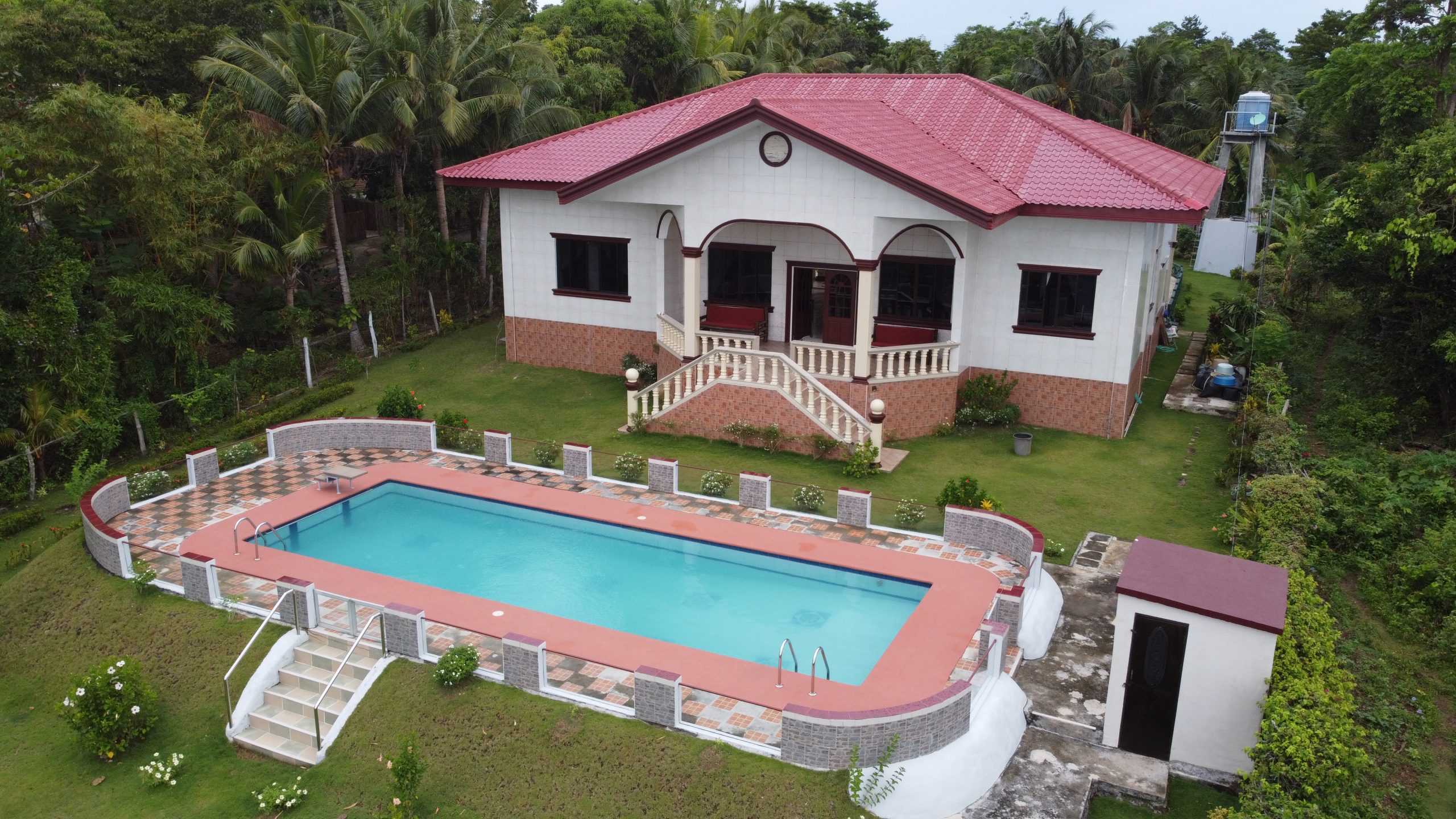 3 BR Beautiful Cliff and Beach House in San Juan, Siquijor